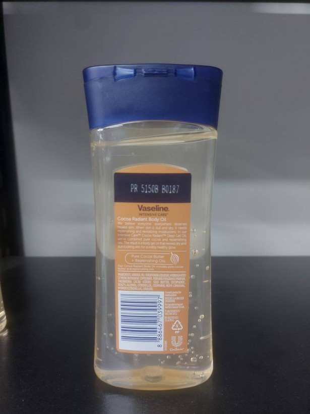 روغن بدن وازلین مدل Cocoa Radiant+ حاوی کره کاکائو حجم ۲۰۰ میلیلیتر
